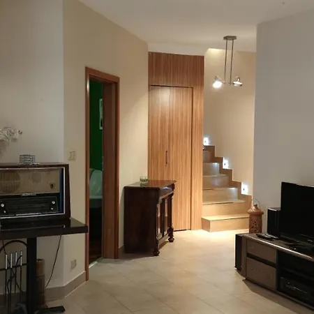 Dom Na Kaszubach Nad Jeziorem Gowidlinskim - Caloroczny