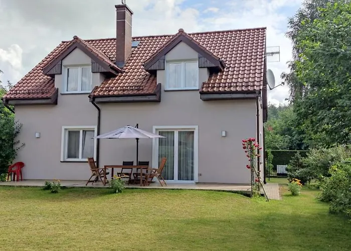 Dom Na Kaszubach Nad Jeziorem Gowidlinskim - Caloroczny Суленчино