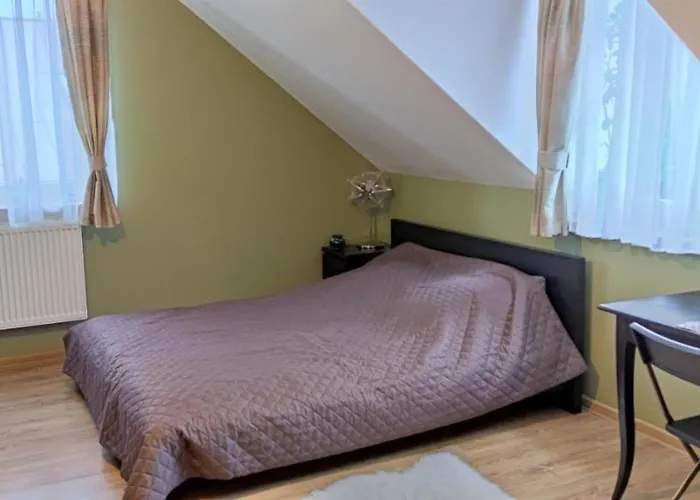 Holiday home Dom Na Kaszubach Nad Jeziorem Gowidlinskim - Caloroczny Suleczyno