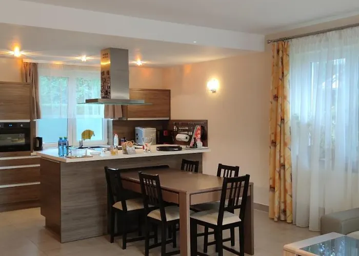 Dom Na Kaszubach Nad Jeziorem Gowidlinskim - Caloroczny Holiday home *